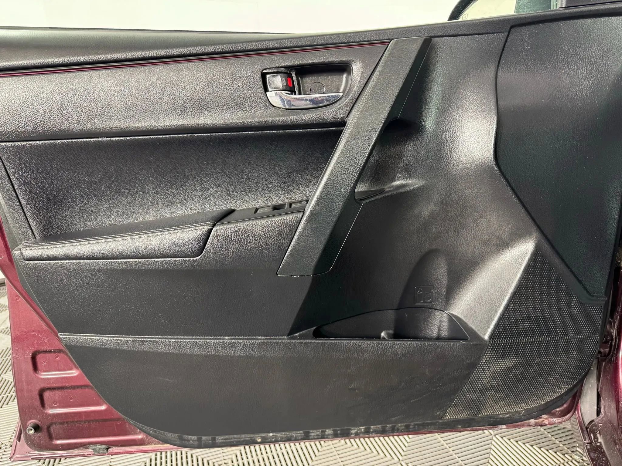 Used 2017 Toyota Corolla SE 50th Anniversary FWD image 36