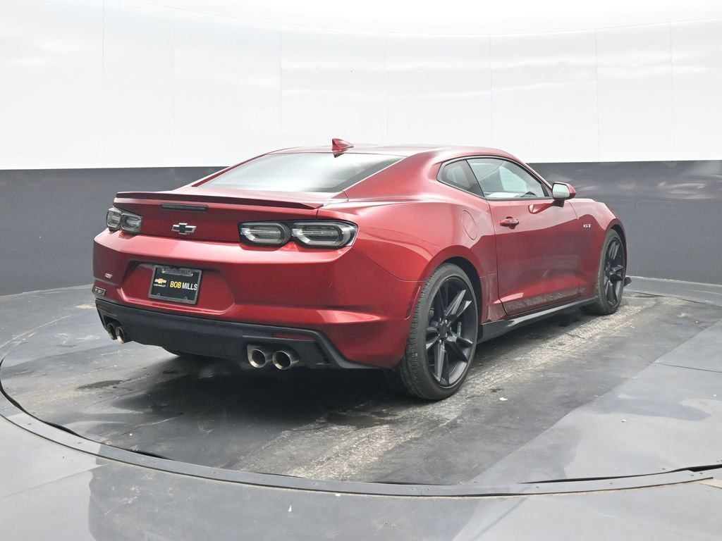Used 2021 Chevrolet Camaro LT RWD image 6