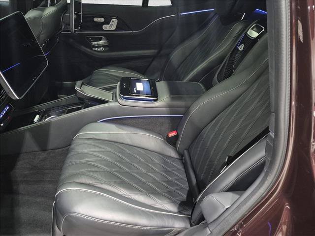 Used 2024 Mercedes-Benz Maybach GLS 600 4MATIC image 21