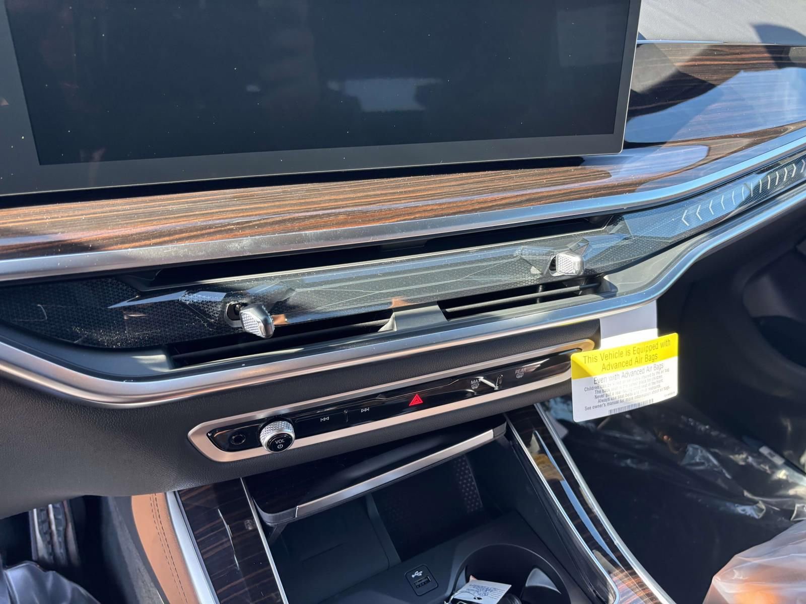 New 2026 BMW X5 xDrive50e image 15