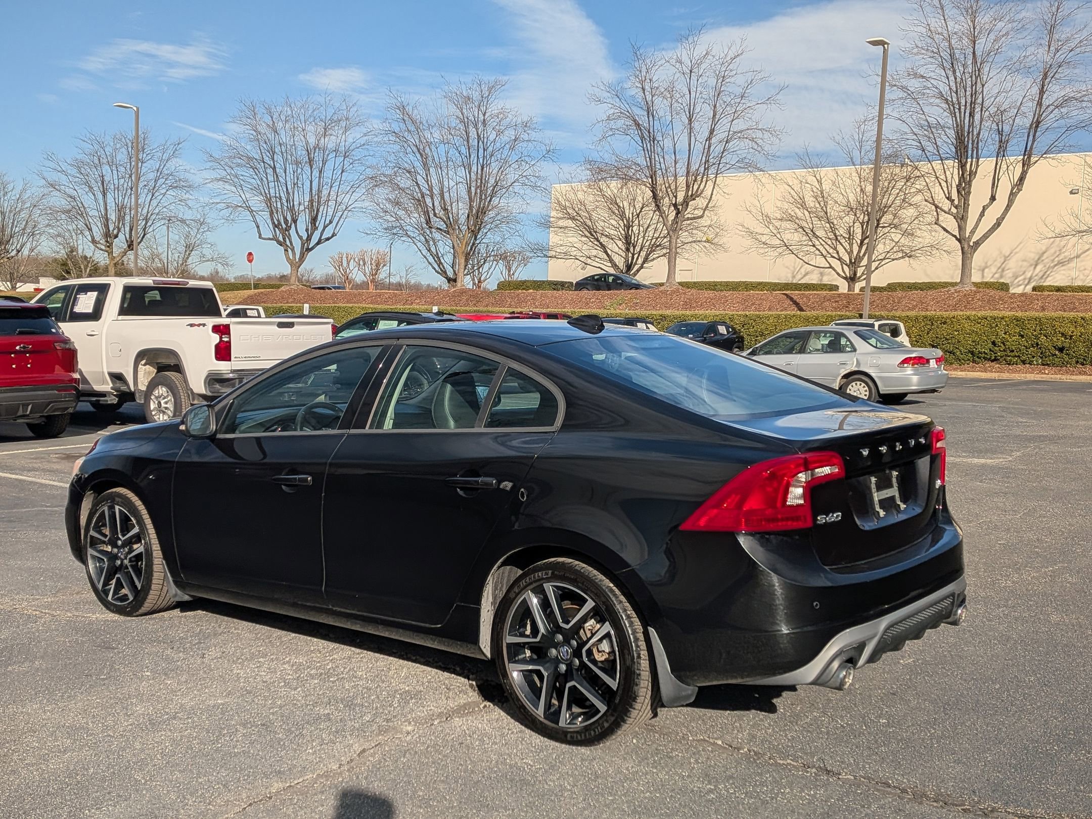 Used 2018 Volvo S60 T5 Dynamic w/ Vision Package image 7