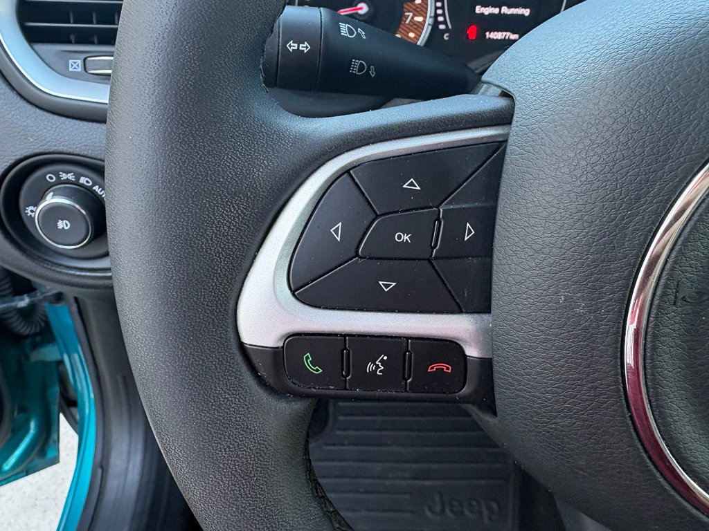 Used 2020 Jeep Renegade Latitude FWD image 13