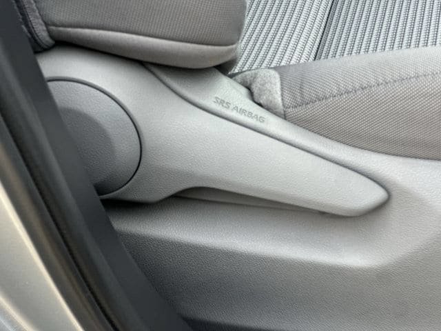 Used 2020 Toyota Highlander LE AWD/4WD image 32