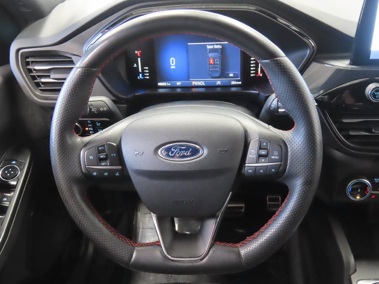 Used 2024 Ford Escape ST-Line w/ Cold Weather Package FWD image 9