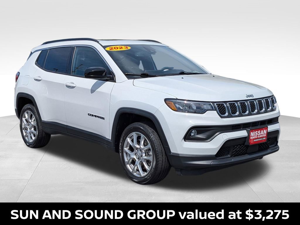 Used 2023 Jeep Compass Latitude w/ Sun and Sound Group AWD/4WD image 4