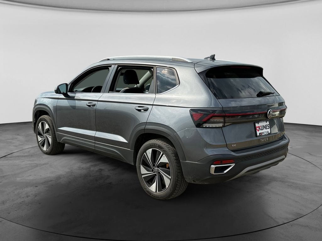 Used 2025 Volkswagen Taos SE AWD/4WD image 7