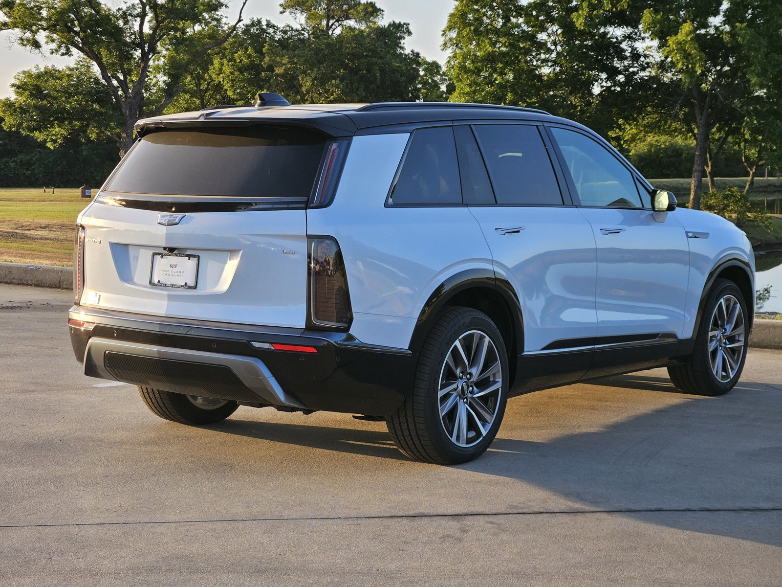New 2027 Cadillac Vistiq Sport AWD/4WD image 4