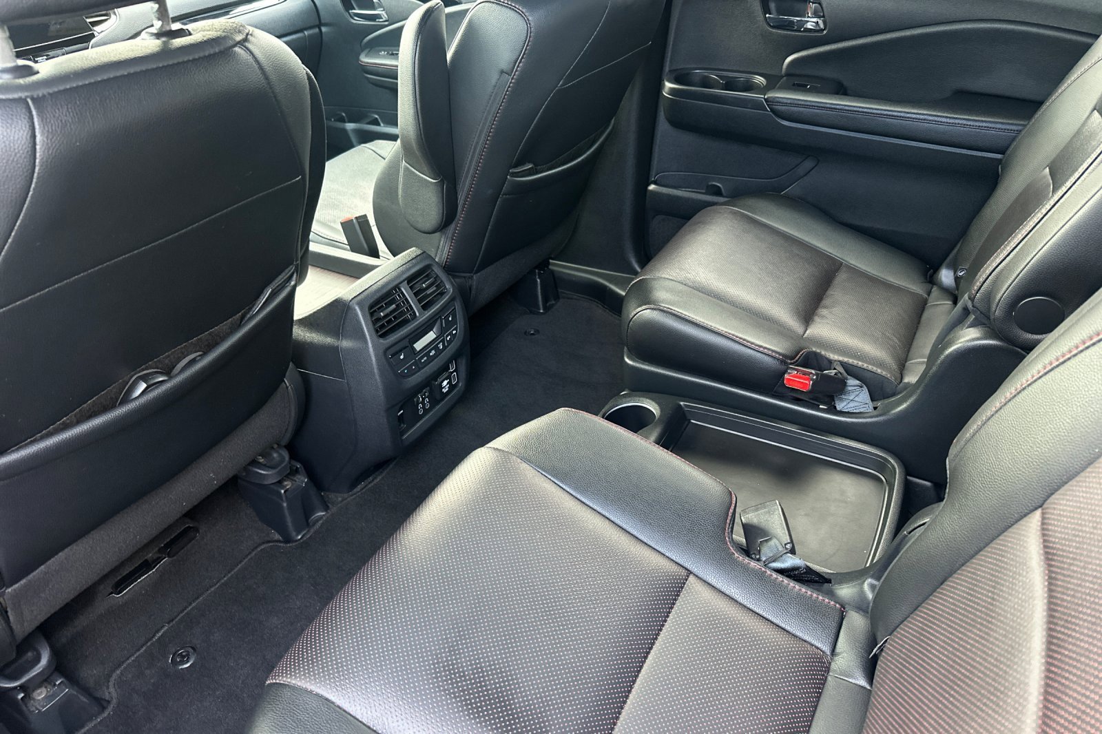 Used 2020 Honda Pilot Black Edition image 14