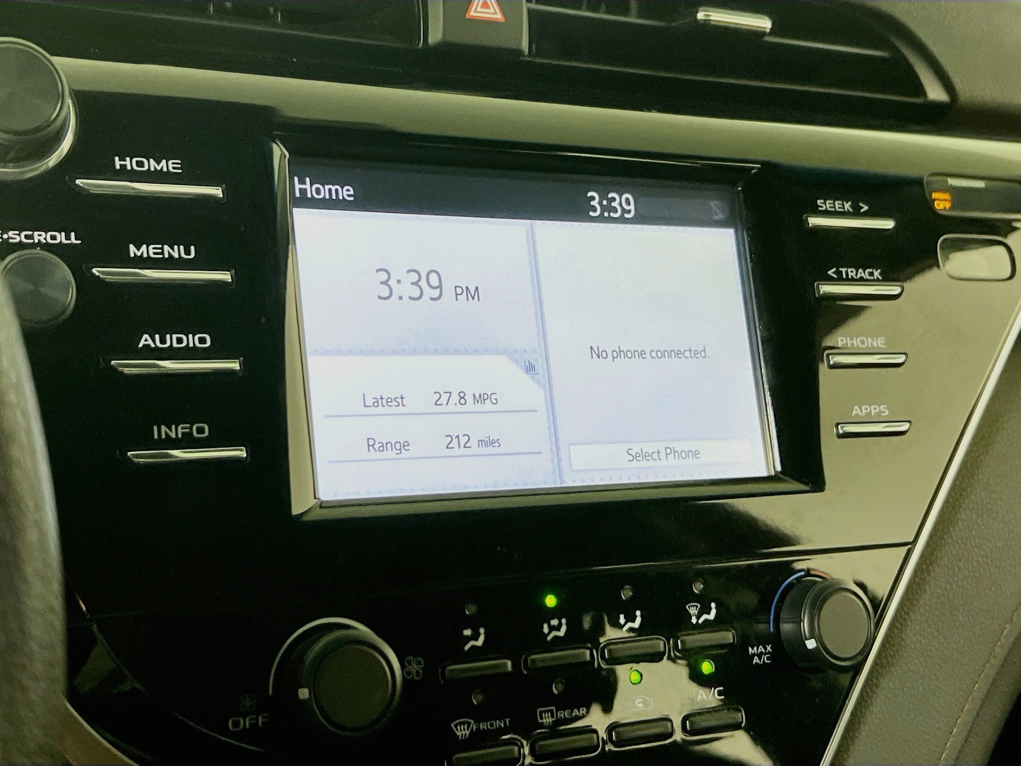 Used 2018 Toyota Camry LE w/ Protection Package (Q2) FWD image 14