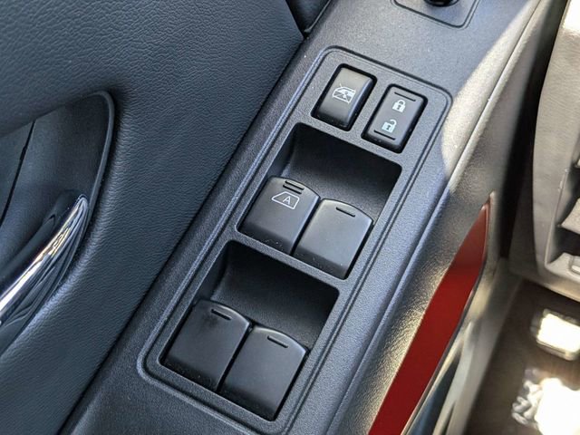 Used 2025 Nissan Frontier PRO-4X image 26