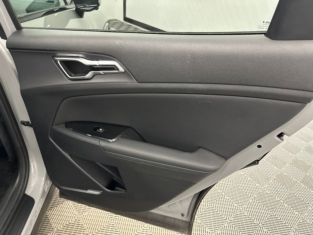 Used 2023 Kia Sportage SX image 18