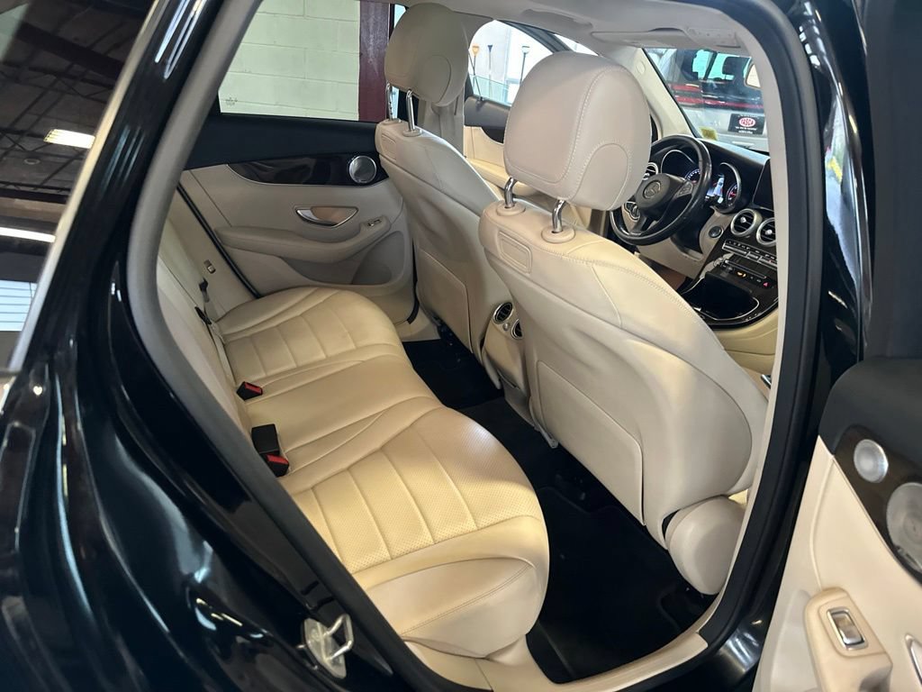 Used 2018 Mercedes-Benz GLC 300 4MATIC image 29