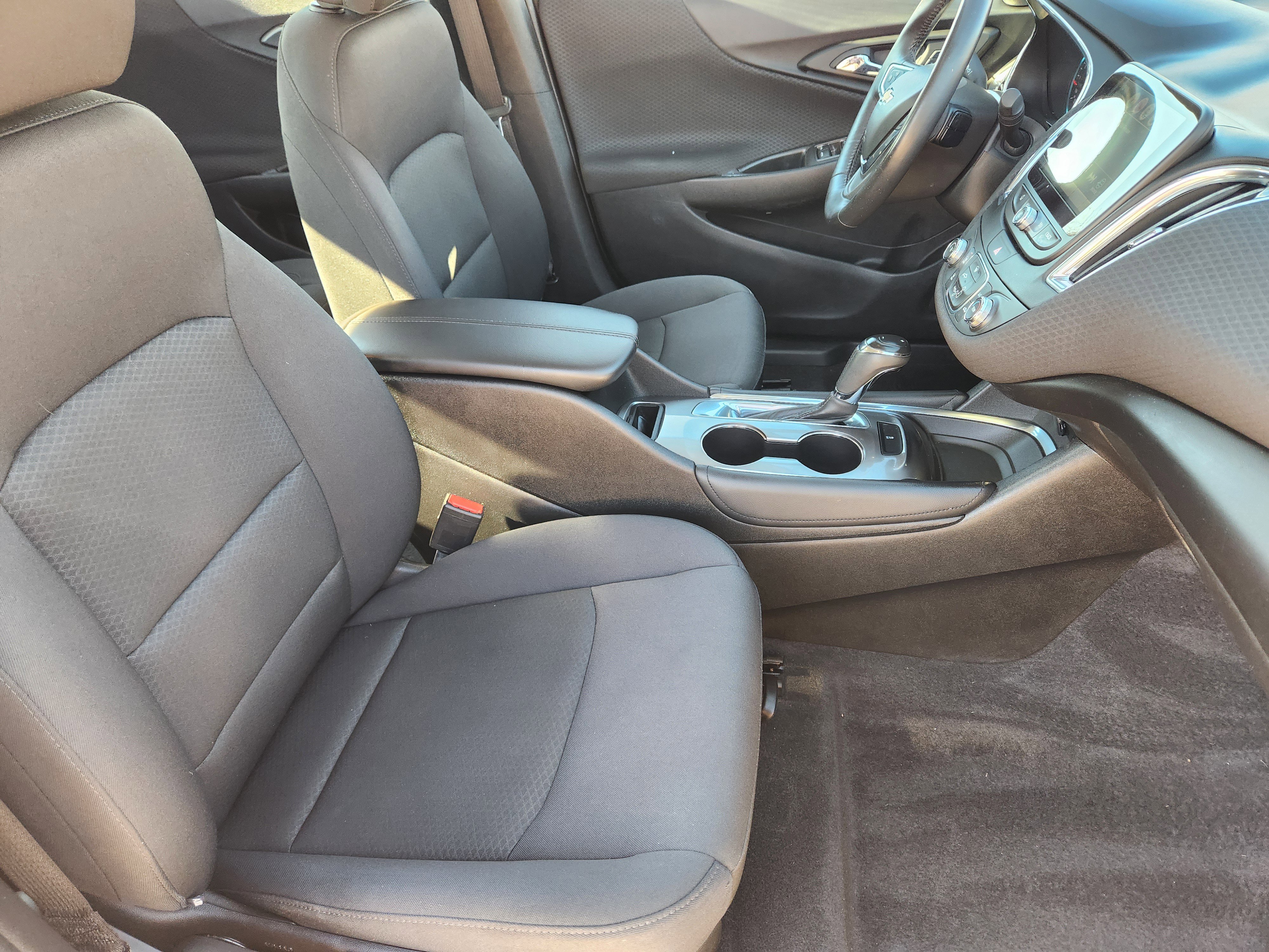 Used 2017 Chevrolet Malibu LT image 14