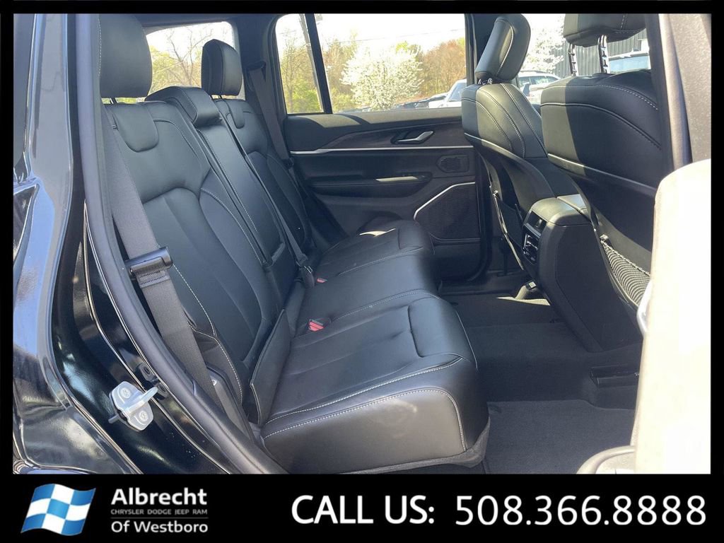 New 2026 Jeep Grand Cherokee Limited w/ Limited Altitude Package AWD/4WD image 14