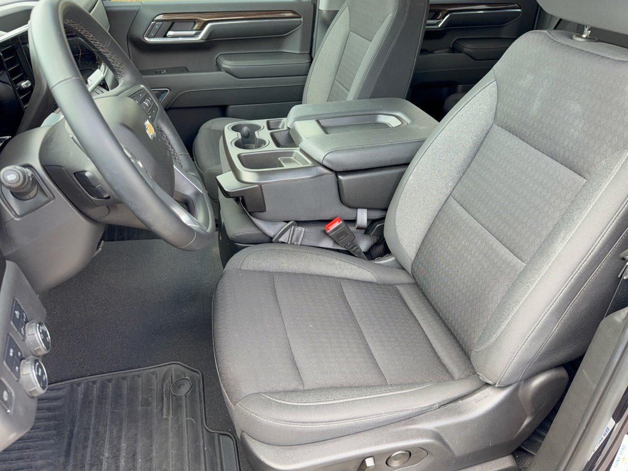 Certified 2023 Chevrolet Silverado 1500 LT AWD/4WD image 5