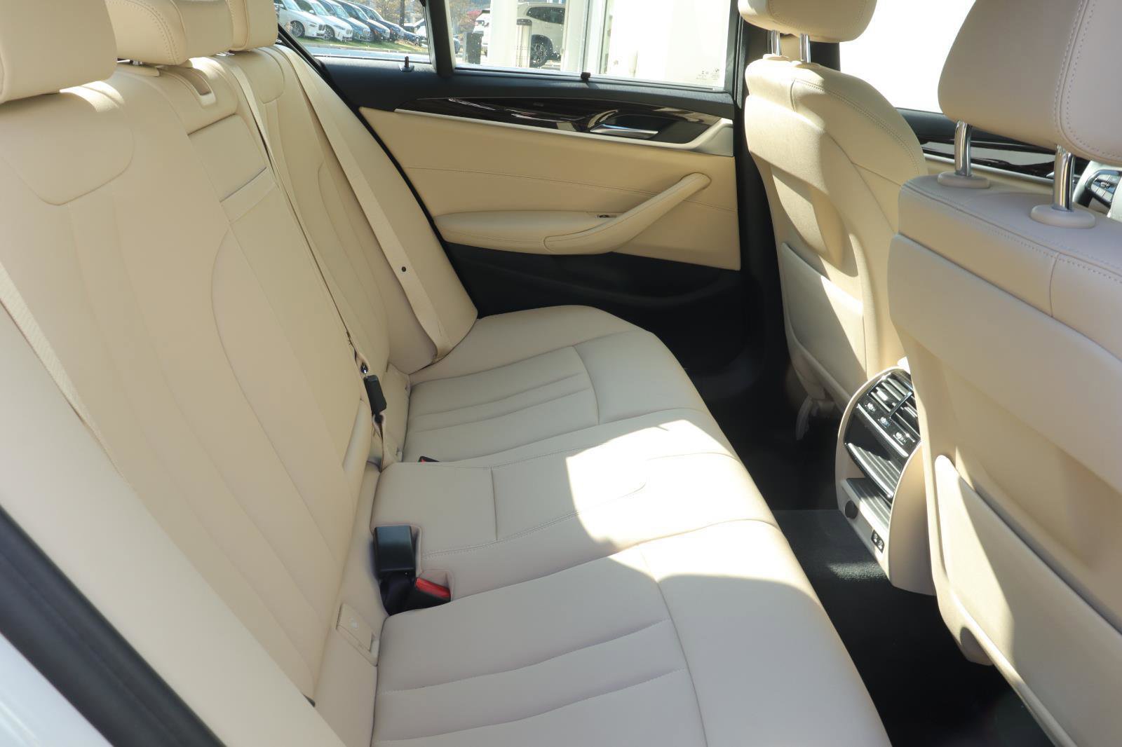 Used 2020 BMW 530i w/ Premium Package image 17