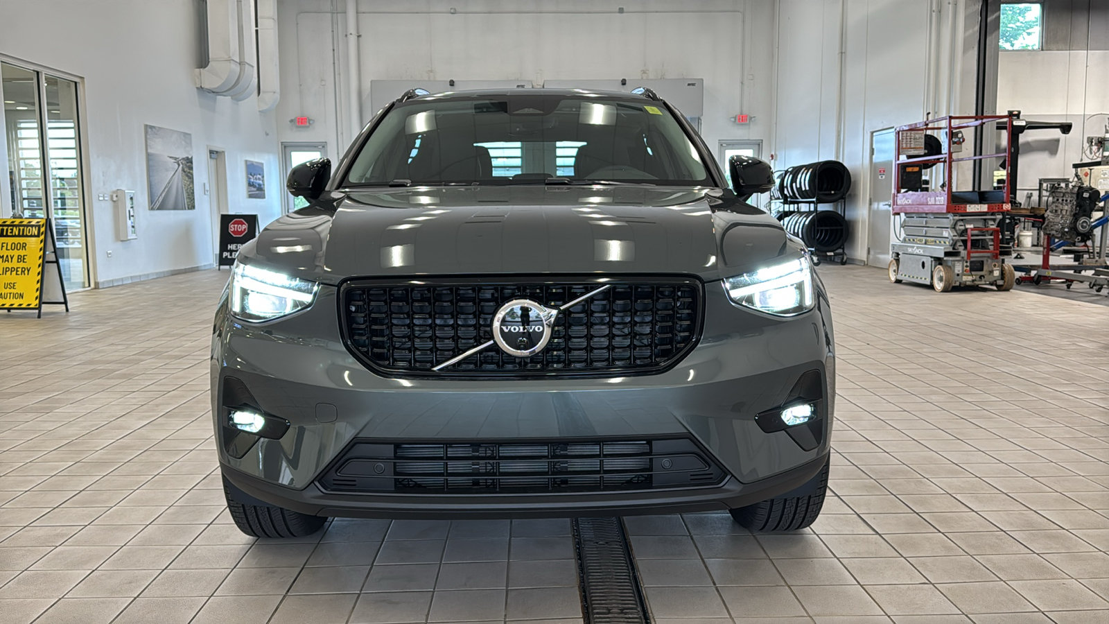 New 2026 Volvo XC40 B5 Ultra w/ Climate Package AWD/4WD image 10