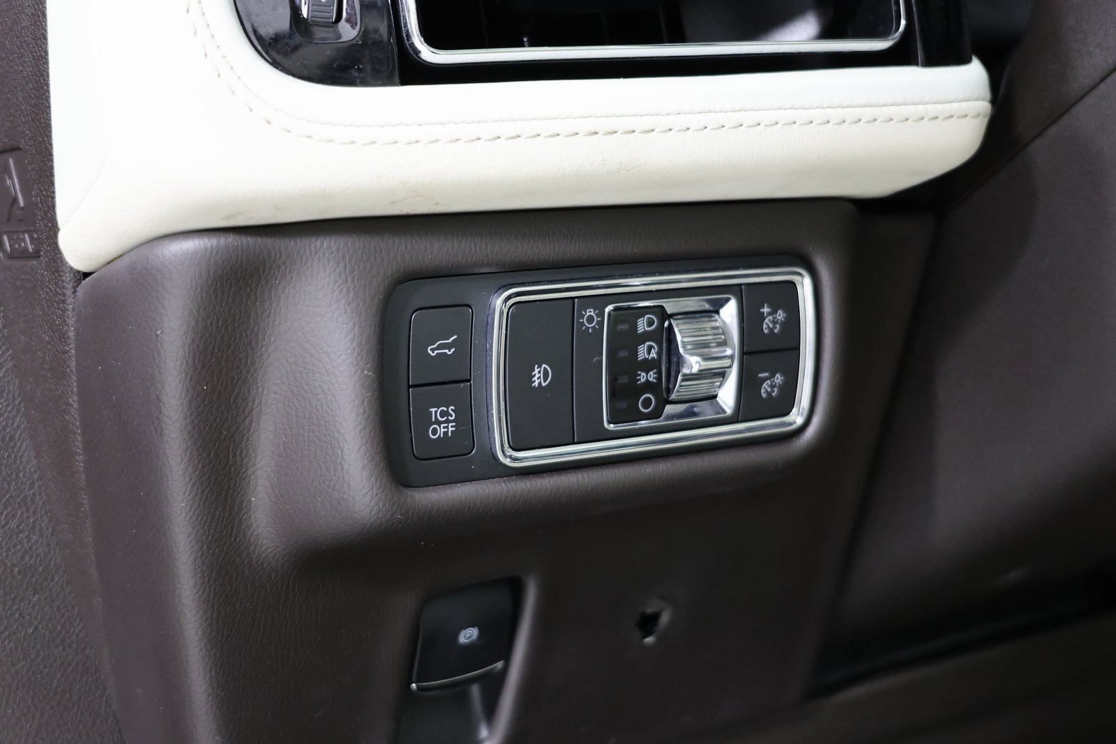 Used 2022 Lincoln Nautilus Black Label w/ Class II Trailer Tow Package image 24