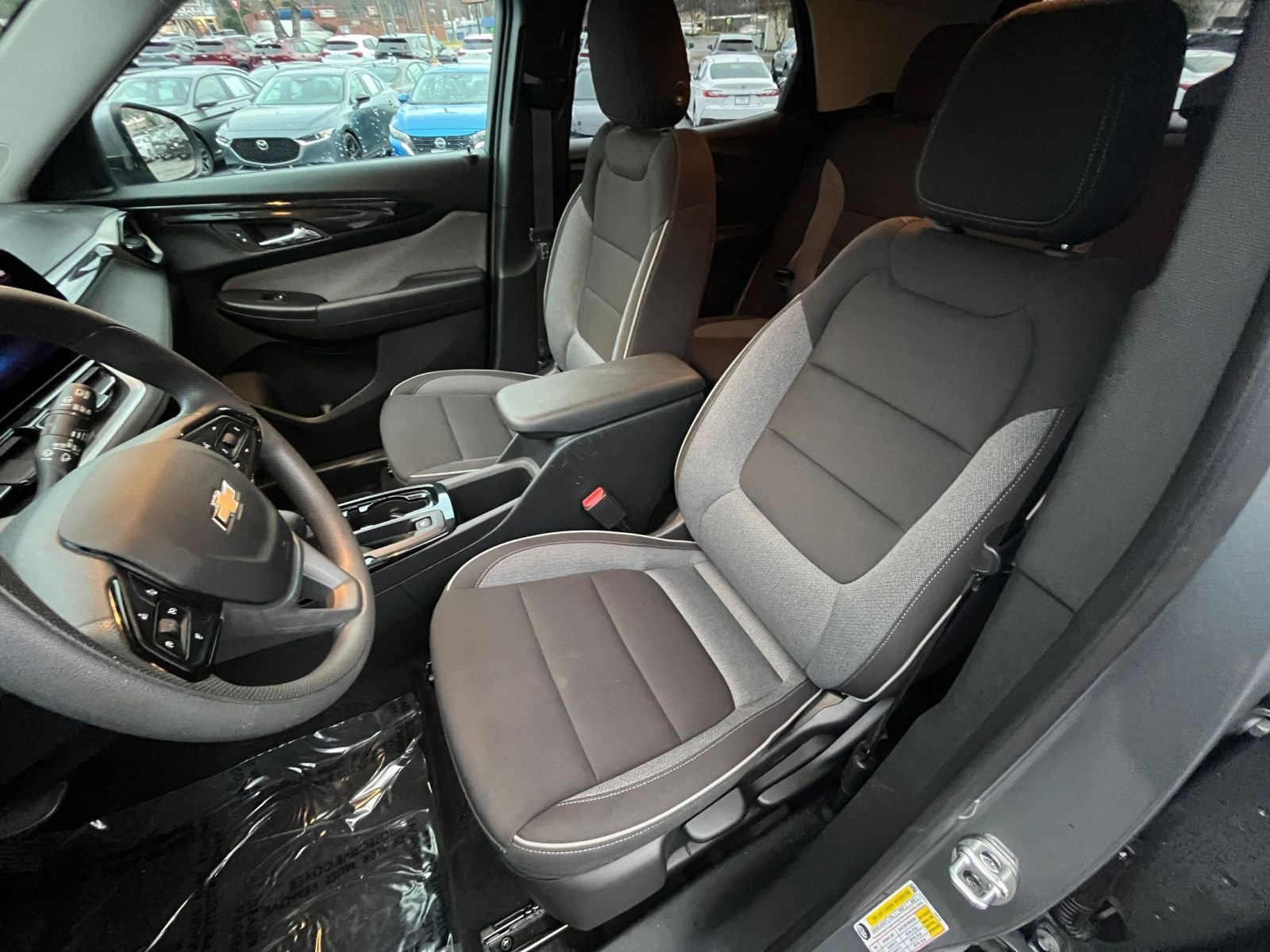 Used 2025 Chevrolet TrailBlazer LT image 30