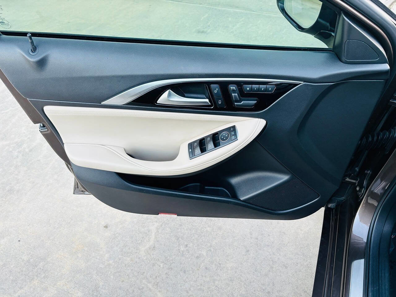 Used 2019 INFINITI QX30 w/ Navigation Package image 30