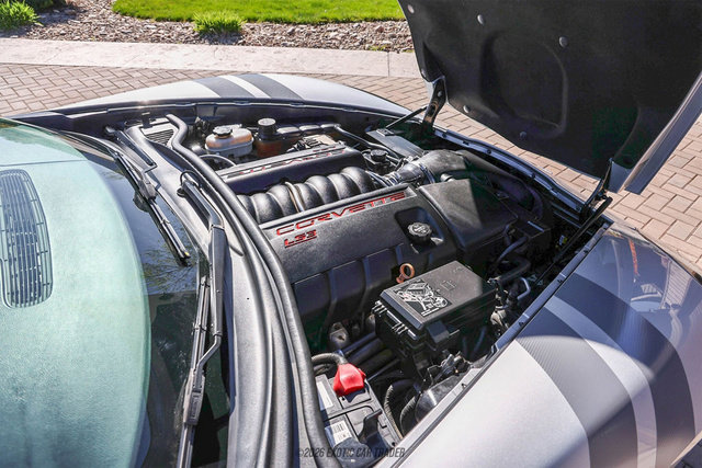 Used 2010 Chevrolet Corvette Coupe w/ 1LT image 17