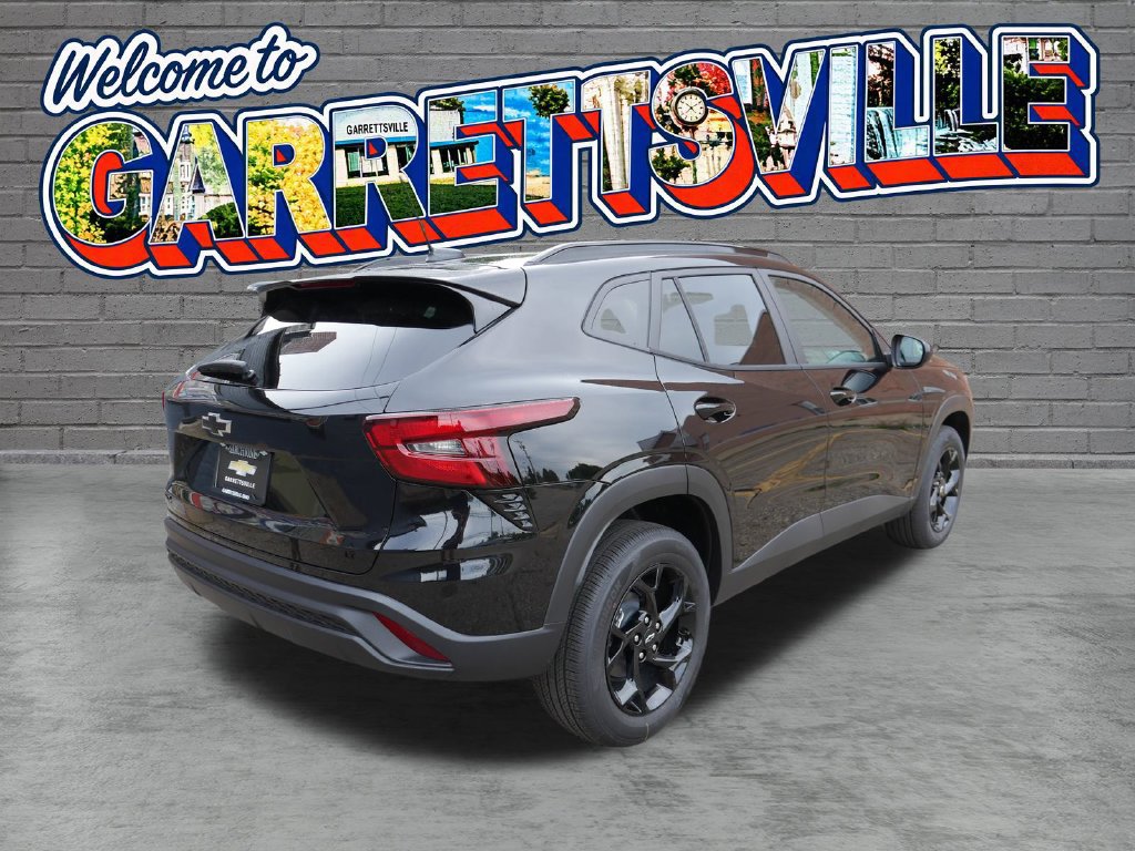 New 2026 Chevrolet Trax LT w/ Midnight Edition FWD image 4