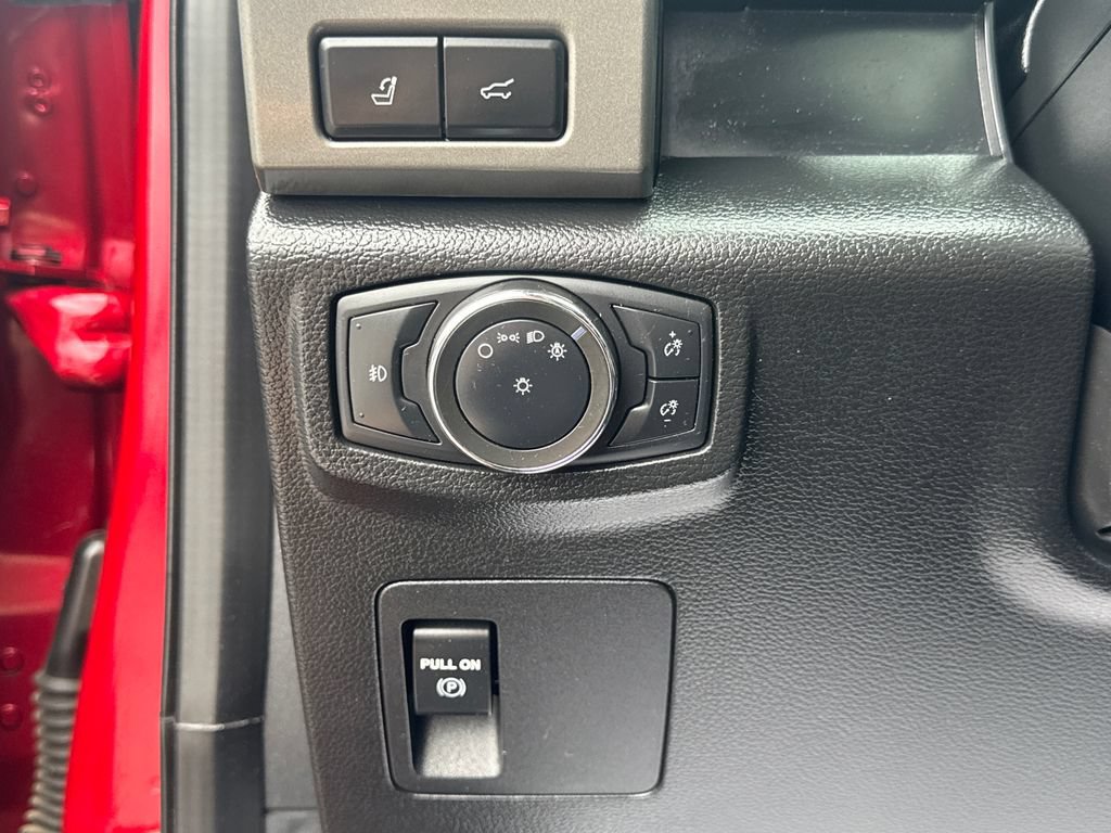 Used 2020 Ford Expedition XLT w/ Equipment Group 202A AWD/4WD image 34