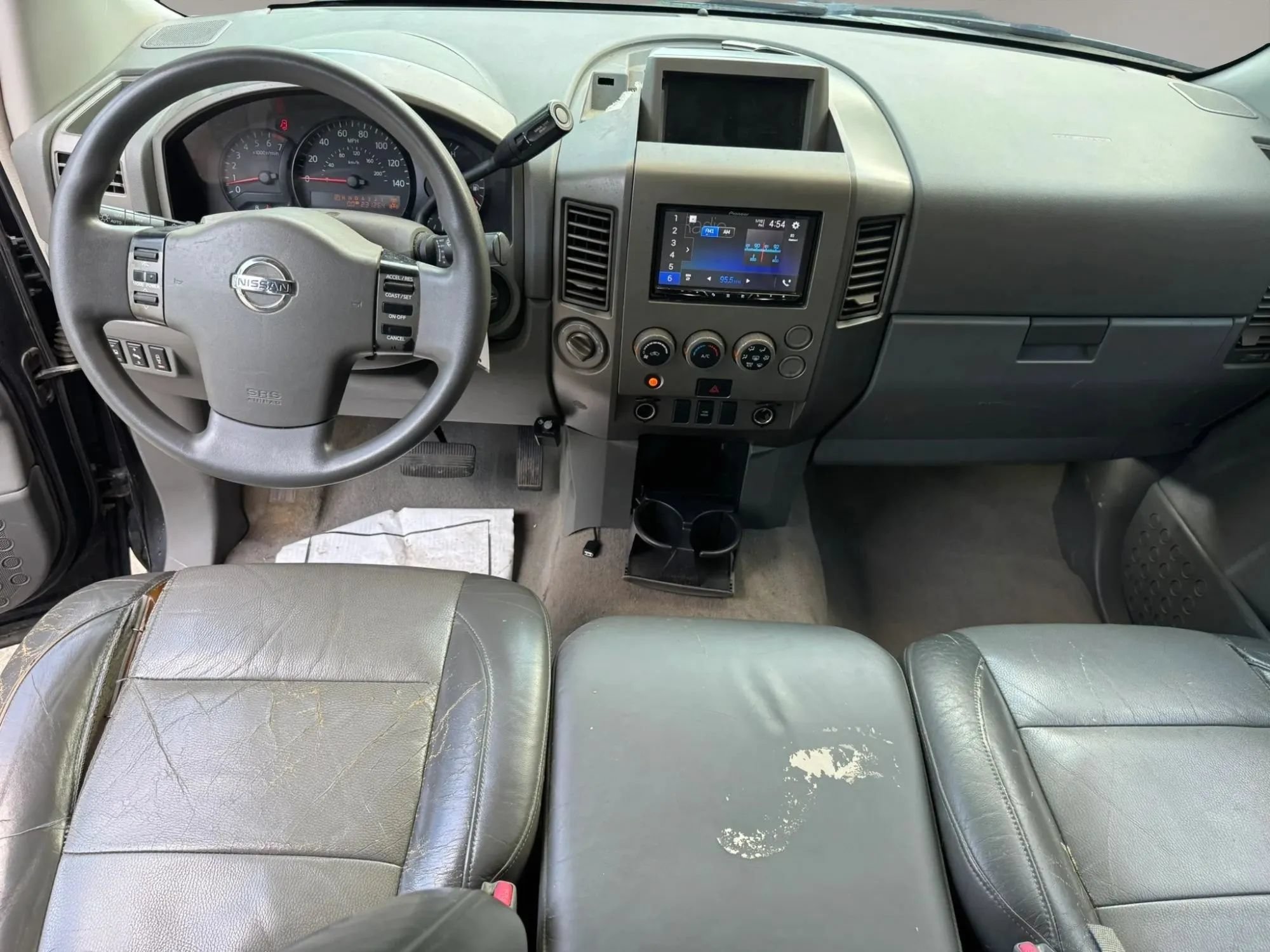 Used 2005 Nissan Titan LE AWD/4WD image 20
