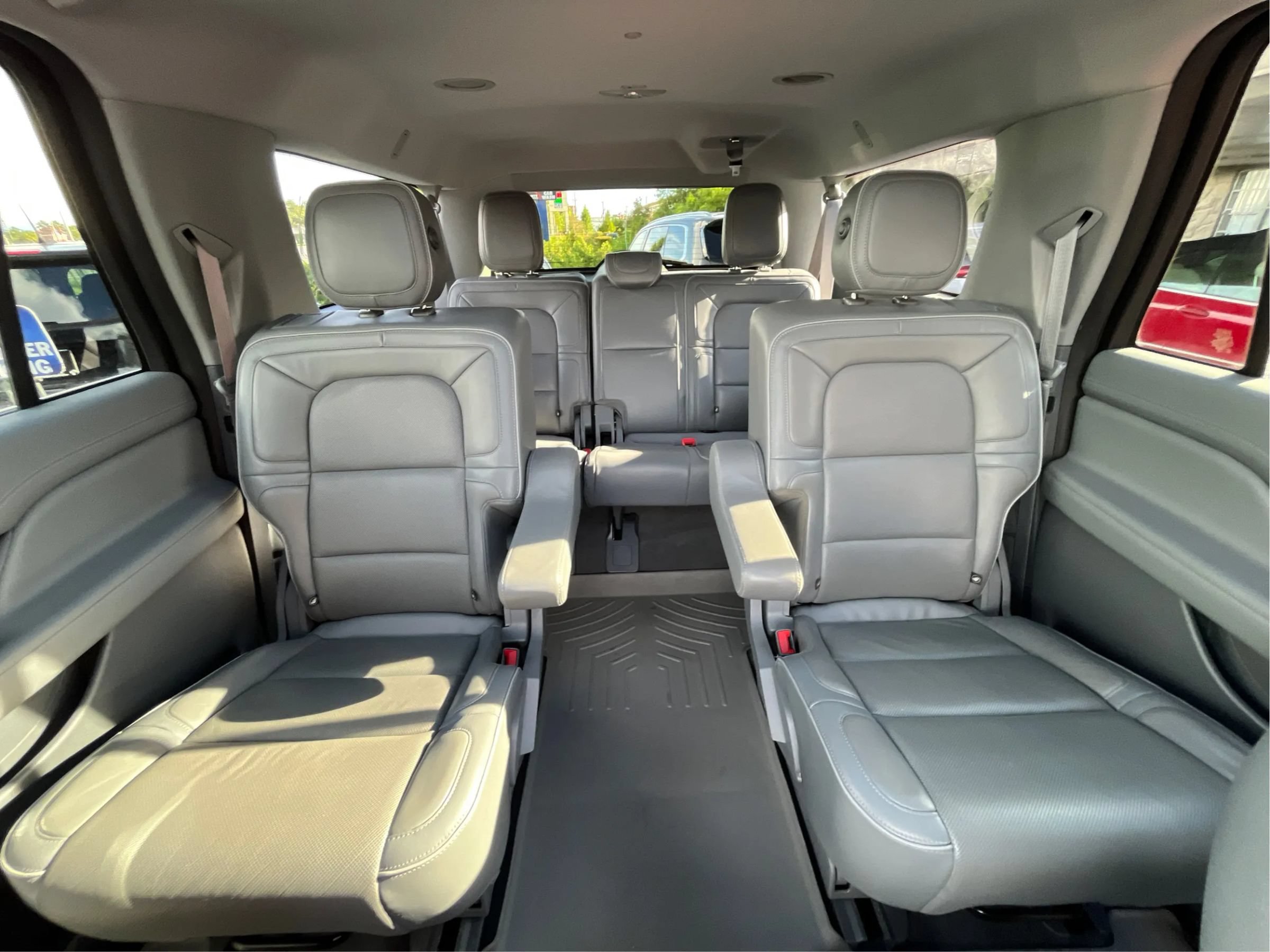 Used 2019 Lincoln Navigator L Reserve AWD/4WD image 16