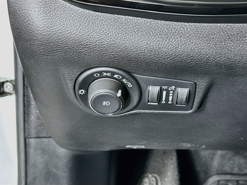 Certified 2025 Jeep Compass Trailhawk AWD/4WD image 17