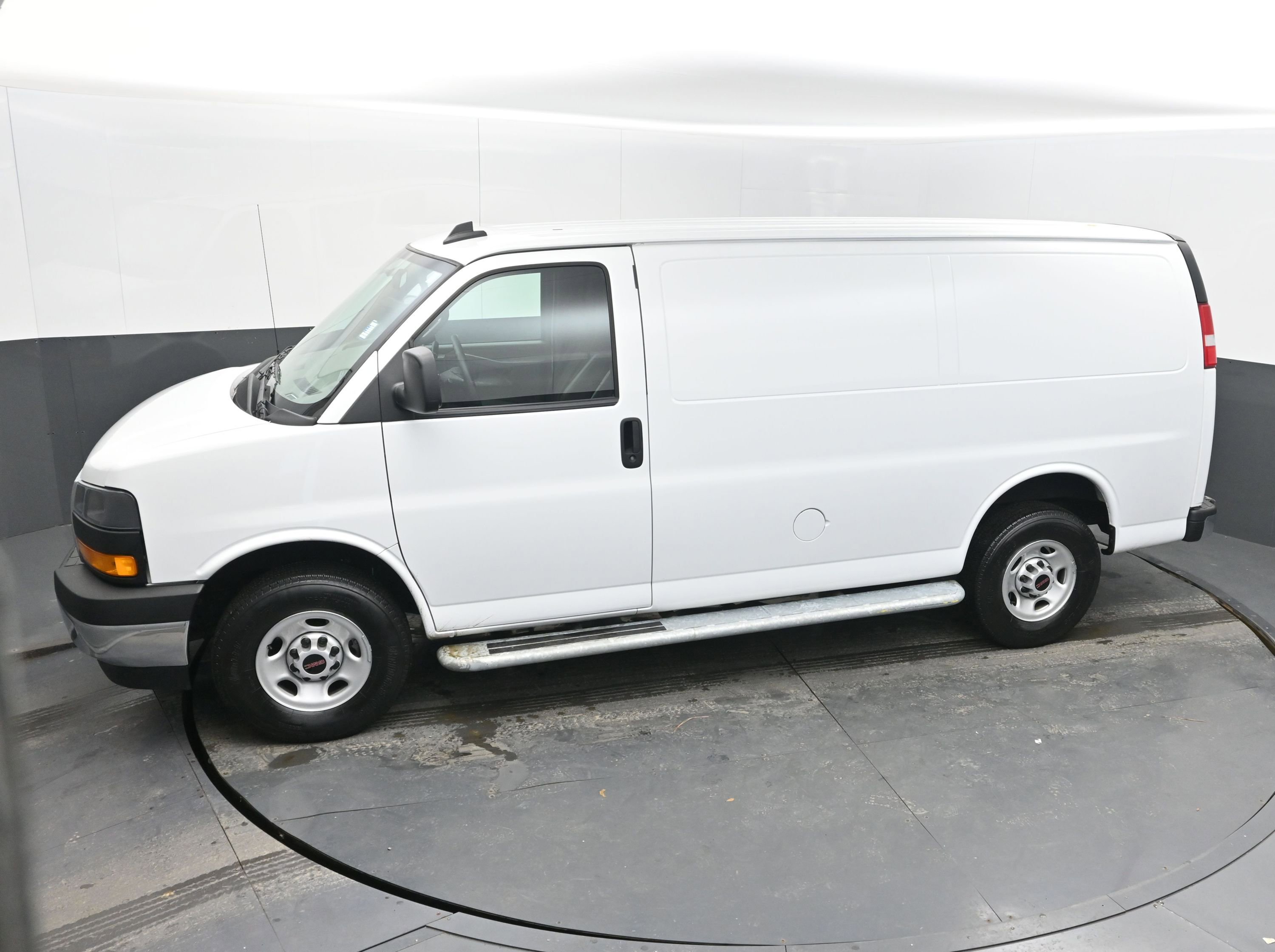 Used 2024 GMC Savana 2500 w/ Driver Convenience Package image 33