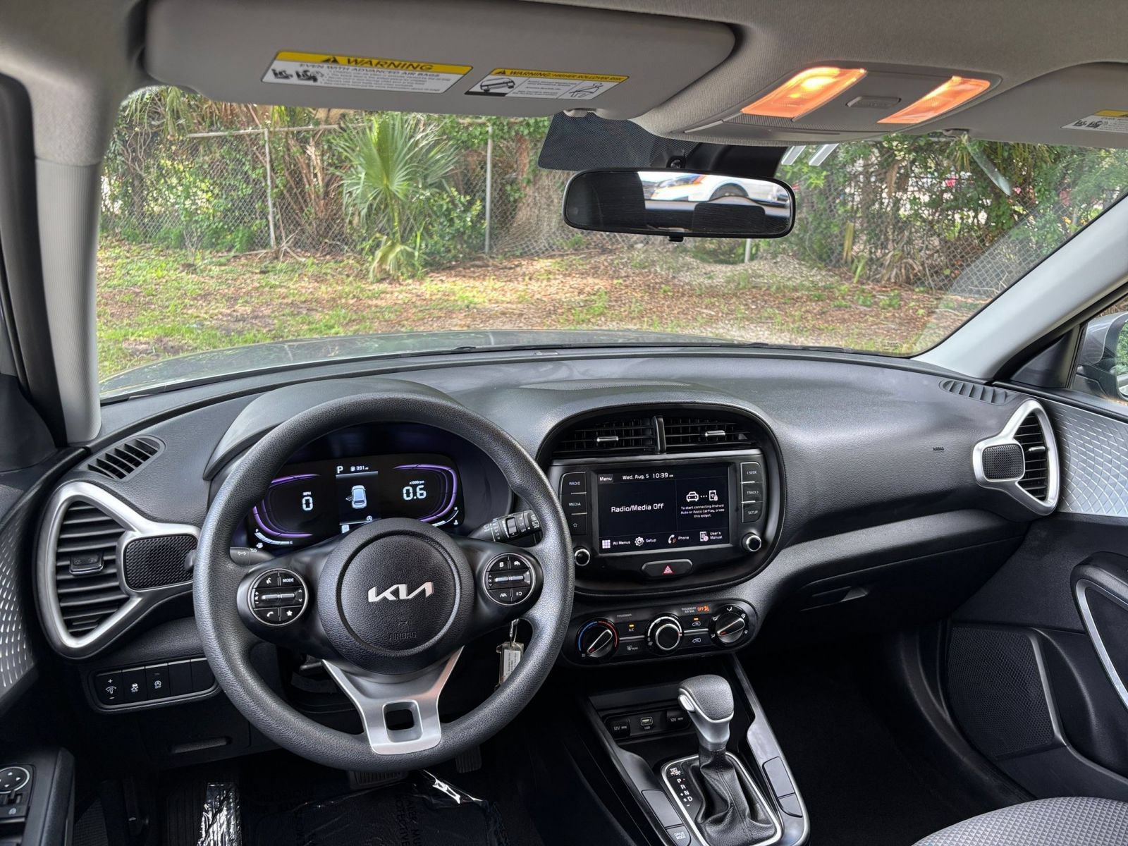 Used 2025 Kia Soul LX w/ LX Technology Package FWD image 32