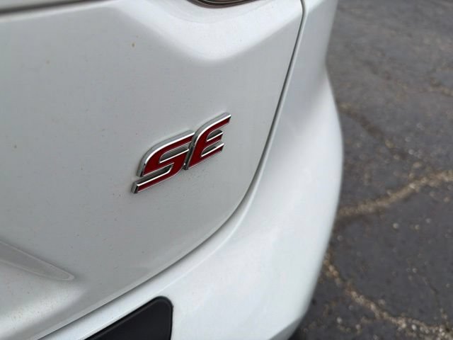 Used 2022 Toyota Corolla SE w/ SE Premium Package FWD image 6