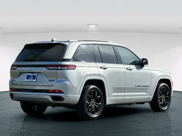 Used 2023 Jeep Grand Cherokee 30th Anniversary AWD/4WD image 6