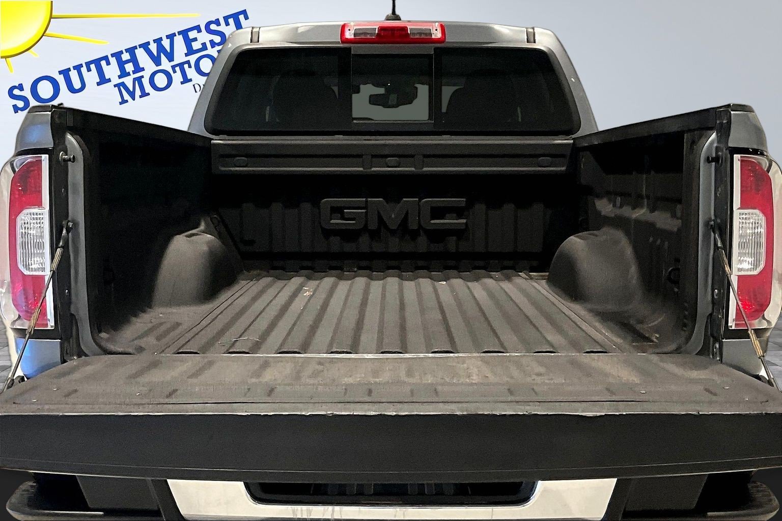 Used 2018 GMC Canyon SLT w/ Driver Alert Package AWD/4WD image 8