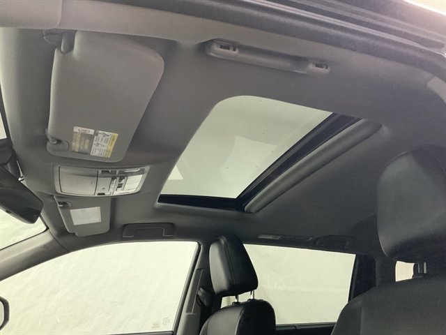 Used 2017 Toyota Highlander XLE AWD/4WD image 19