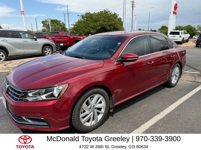 Used 2018 Volkswagen Passat 2.0T SE FWD image 2