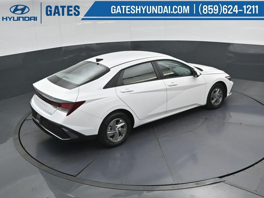 New 2026 Hyundai Elantra SE FWD image 41