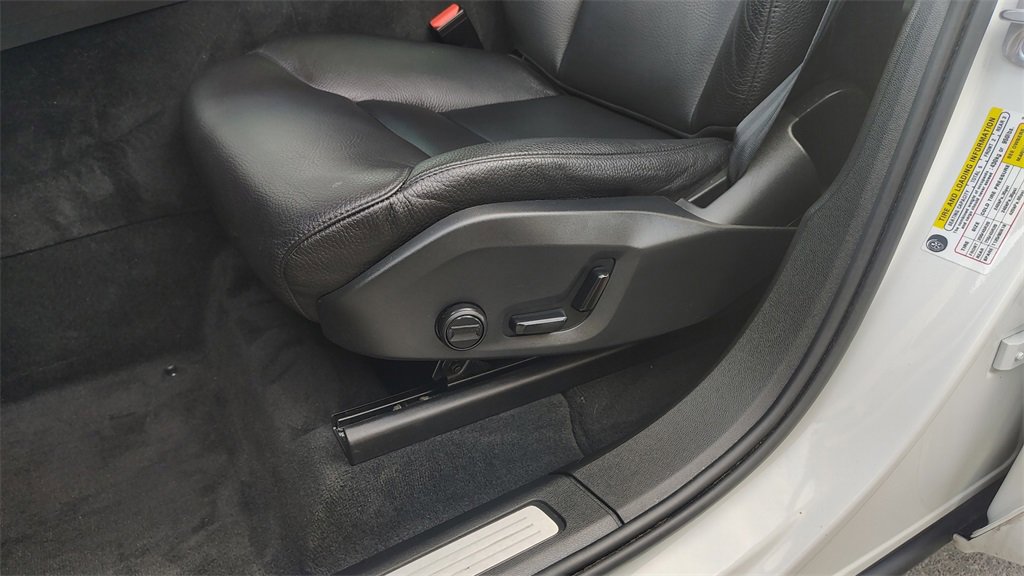 Certified 2023 Volvo XC60 B5 Plus w/ Climate Package image 11