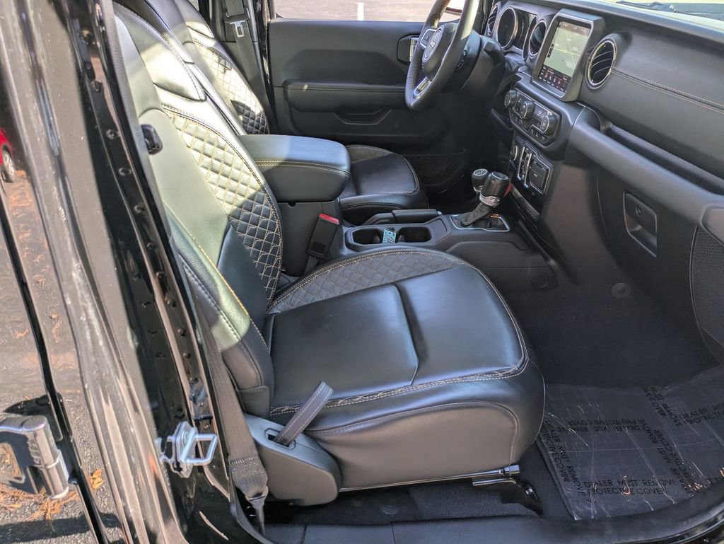 Used 2023 Jeep Gladiator Overland image 35