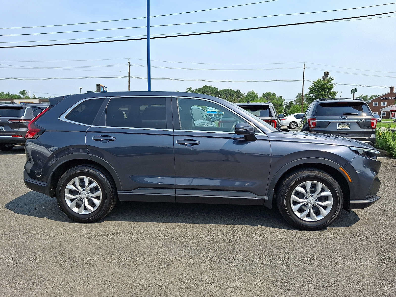 Used 2025 Honda CR-V LX image 8