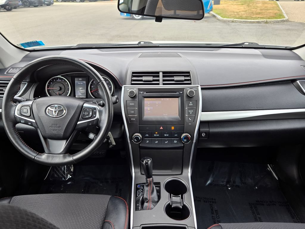 Used 2016 Toyota Camry SE w/ Moonroof Package FWD image 21