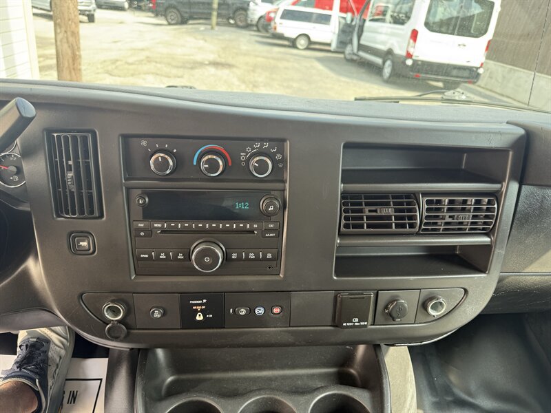 Used 2018 Chevrolet Express 3500 w/ Power Convenience Package RWD image 14