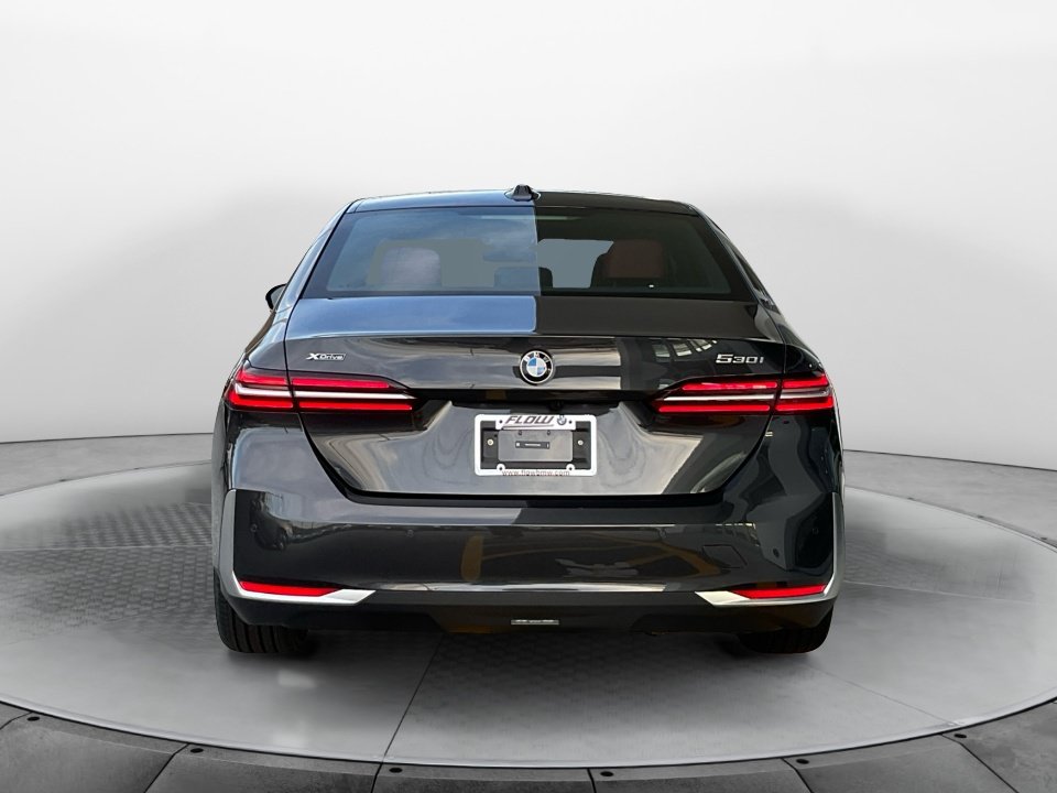 Used 2026 BMW 530i xDrive w/ Premium Package AWD/4WD image 5
