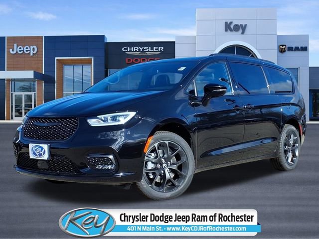 New 2026 Chrysler Pacifica Limited w/ S Appearance Package AWD/4WD image 1