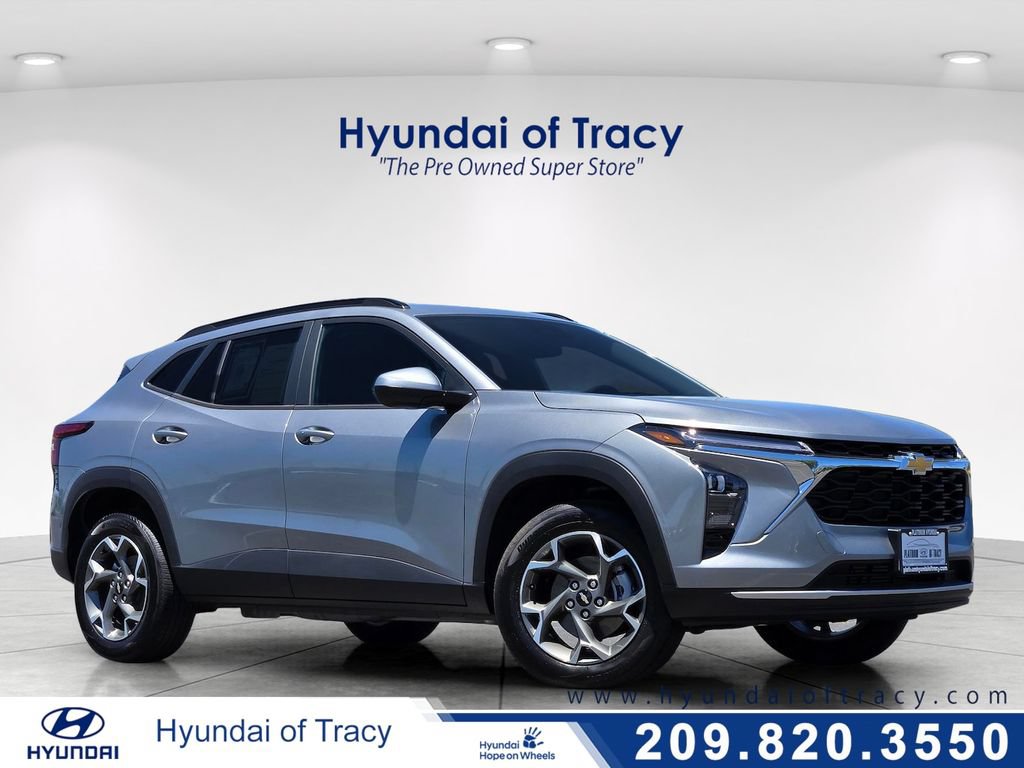 Used 2026 Chevrolet Trax LT w/ LT Convenience Package FWD 360° Tour