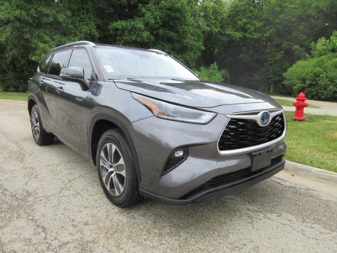 Used 2021 Toyota Highlander XLE FWD image 16