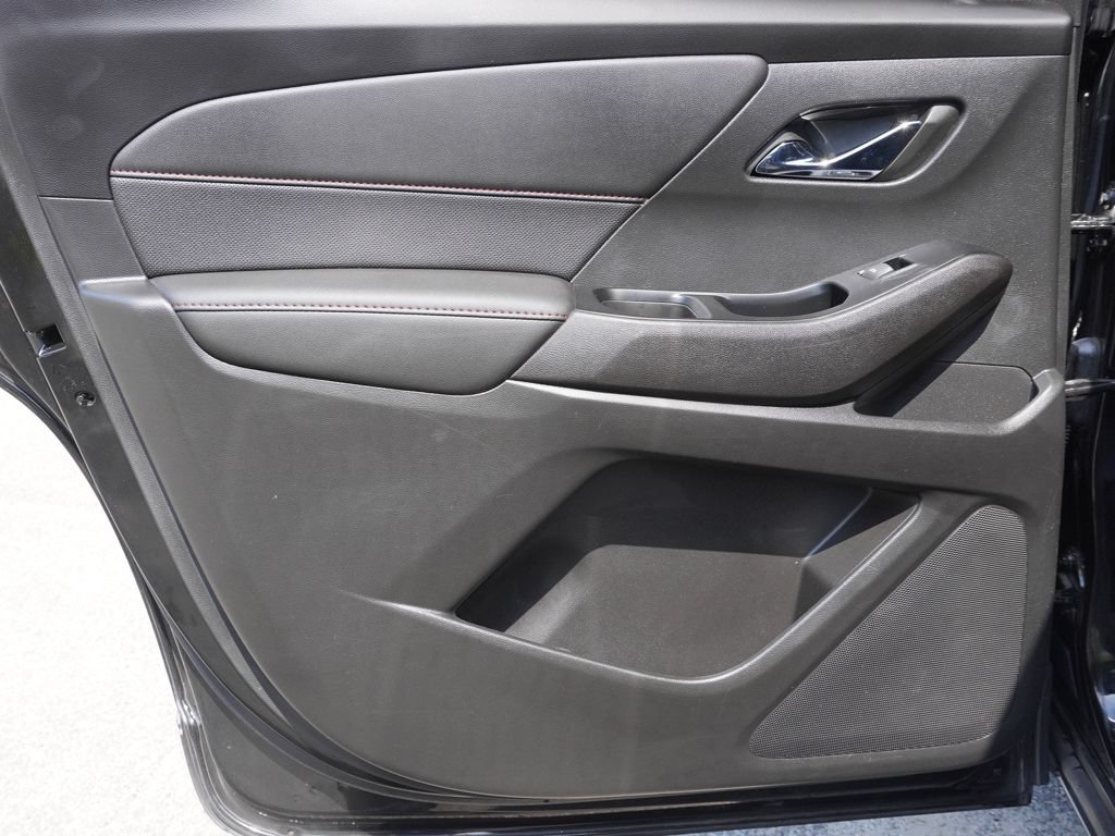 Used 2023 Chevrolet Traverse RS w/ LPO, Floor Liner Package AWD/4WD image 28