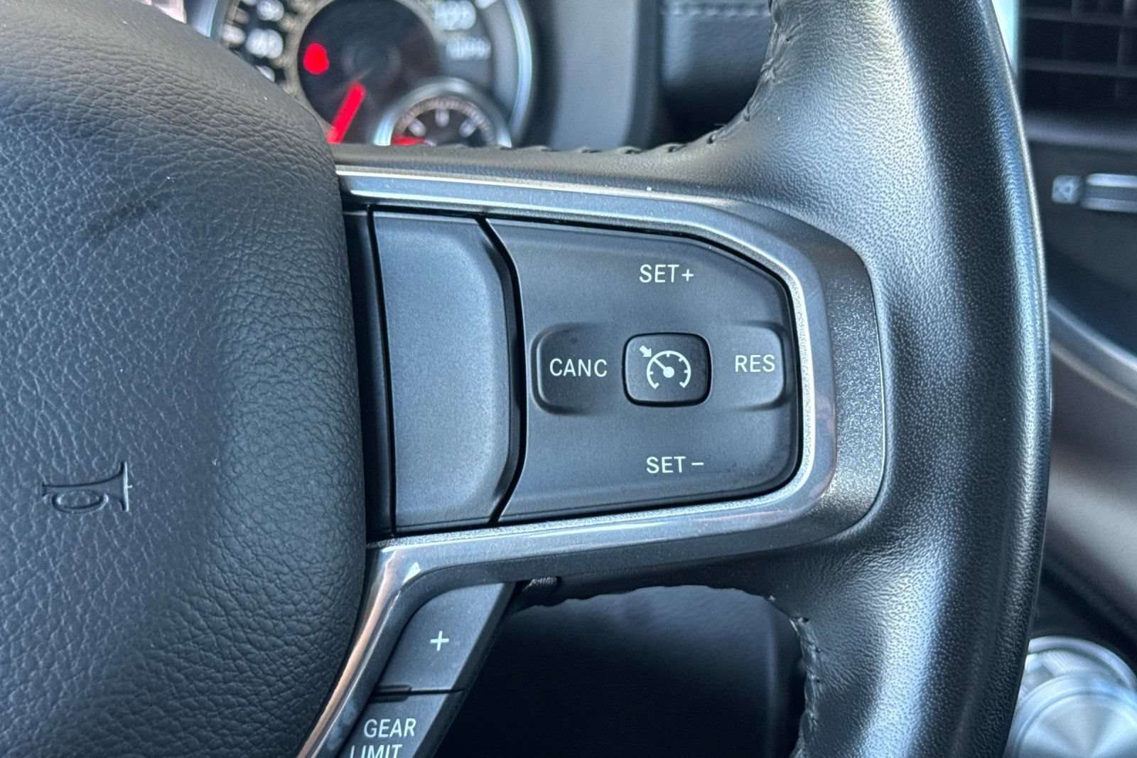 Used 2022 RAM 1500 Laramie AWD/4WD image 36