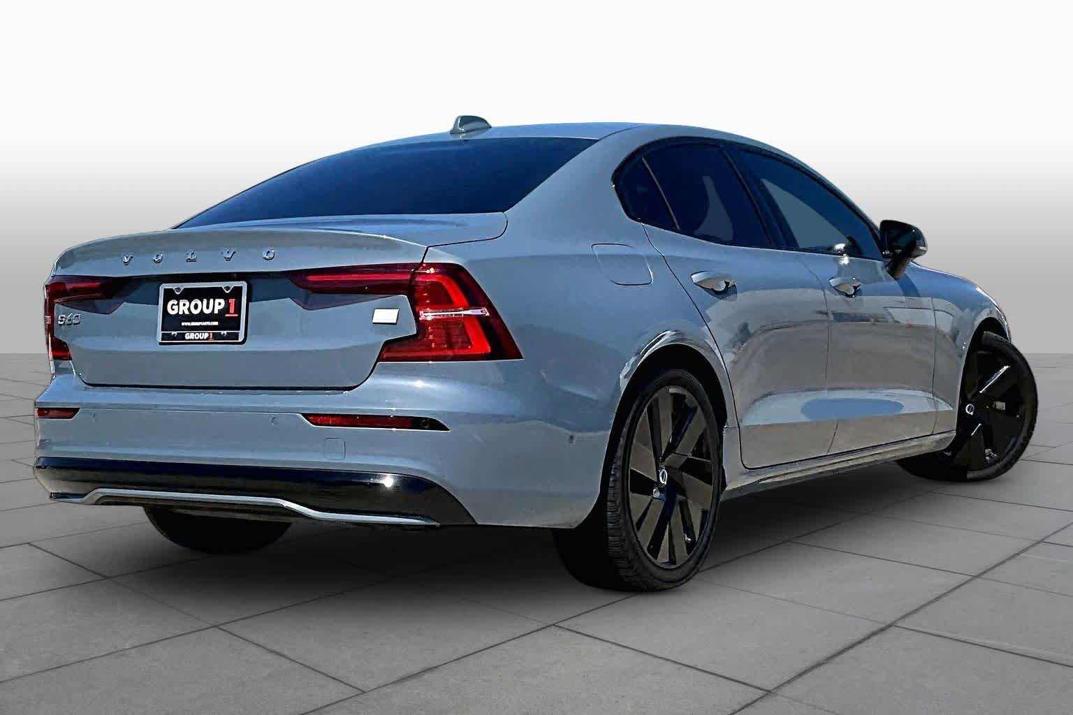 Used 2024 Volvo S60 T8 Ultimate AWD/4WD image 13